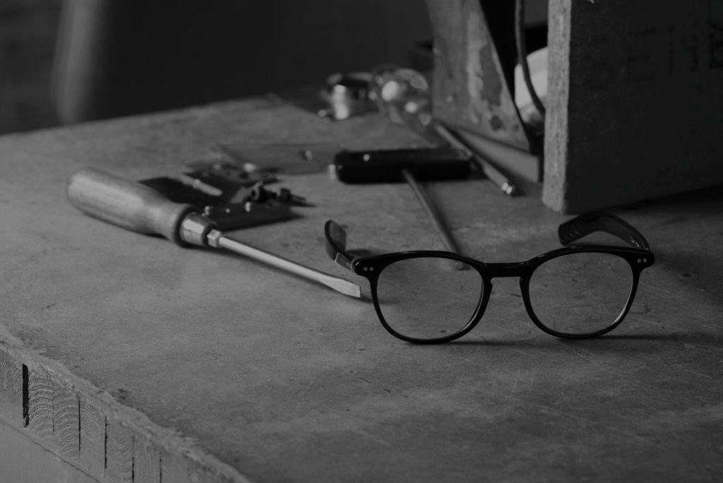 Der Weg zur neuen Brille – vom Fachpersonal über die Werkstatt bis zur Abholung bei Augenoptik Schäfer.